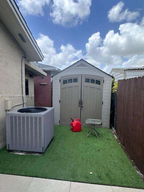 Small Image of 641 SOUTH WEST 99TH PL, Miami Number 14
