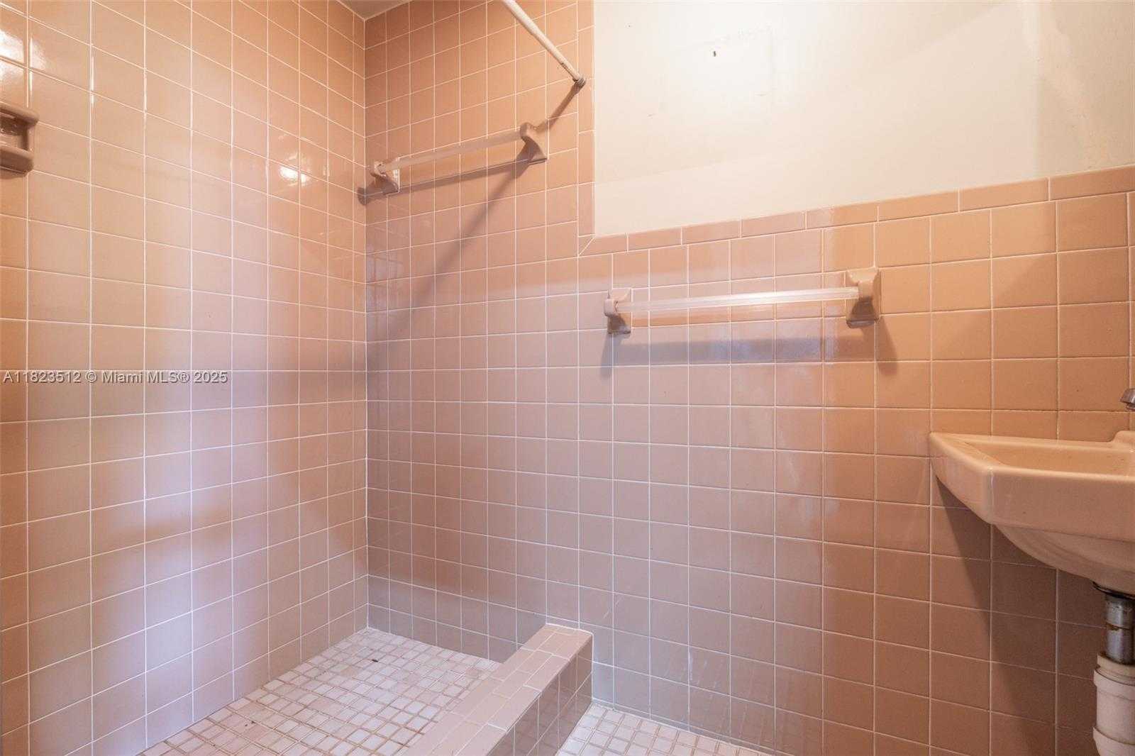 Small Image of 7500 POLK ST, Hollywood Number 13