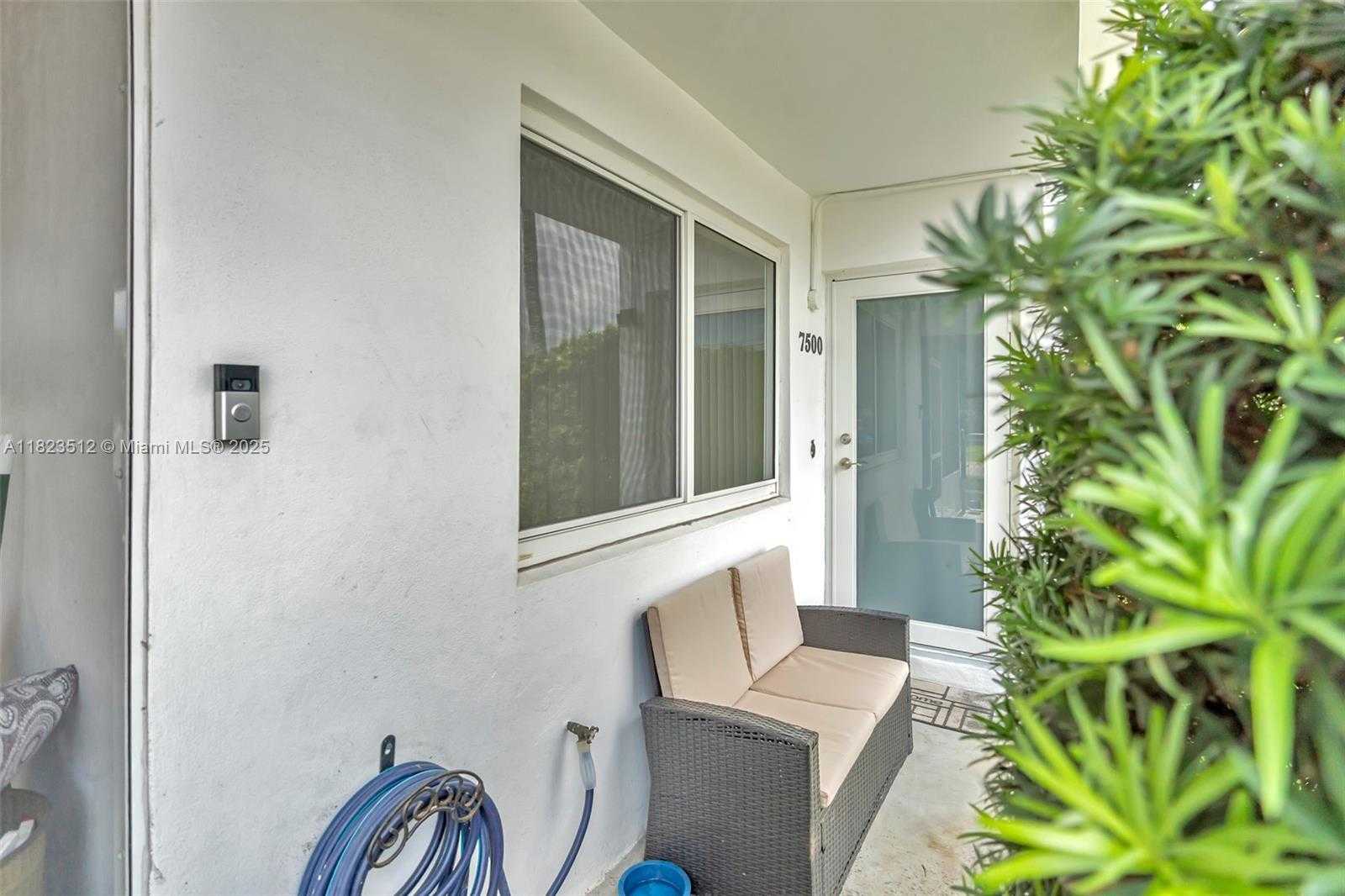 Small Image of 7500 POLK ST, Hollywood Number 4