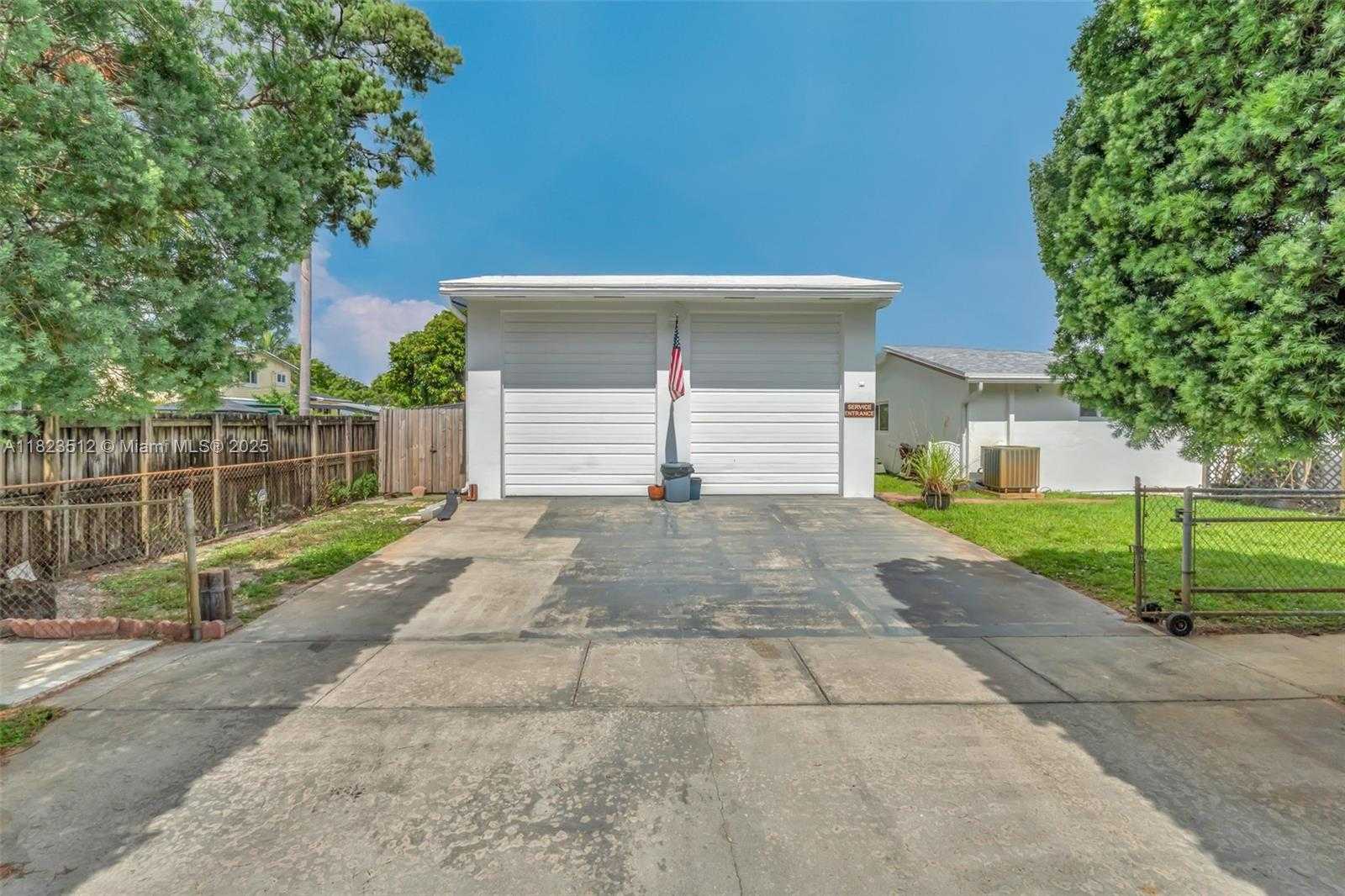 Small Image of 7500 POLK ST, Hollywood Number 9