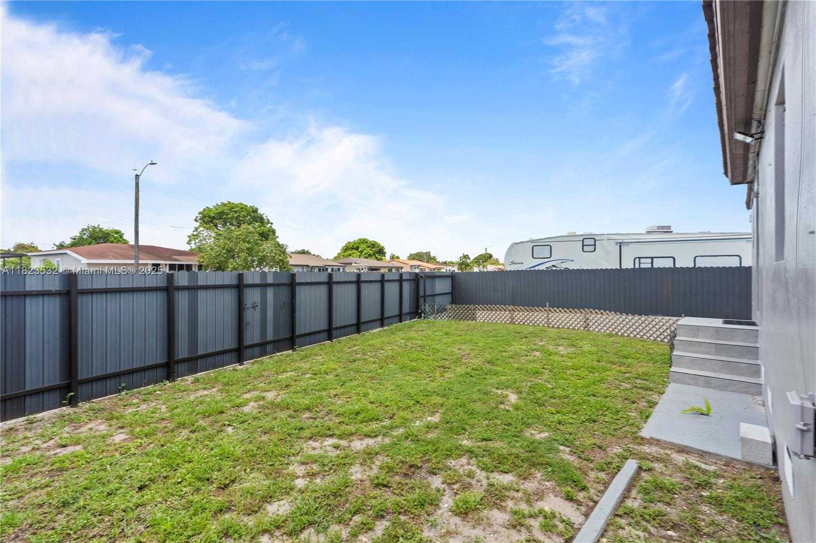Small Image of 6474 PALM AVE, Hialeah Number 16