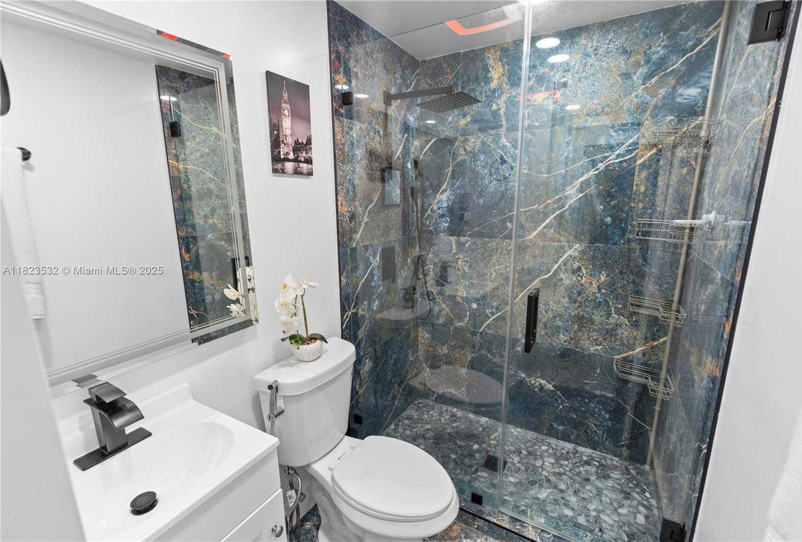Small Image of 6474 PALM AVE, Hialeah Number 3