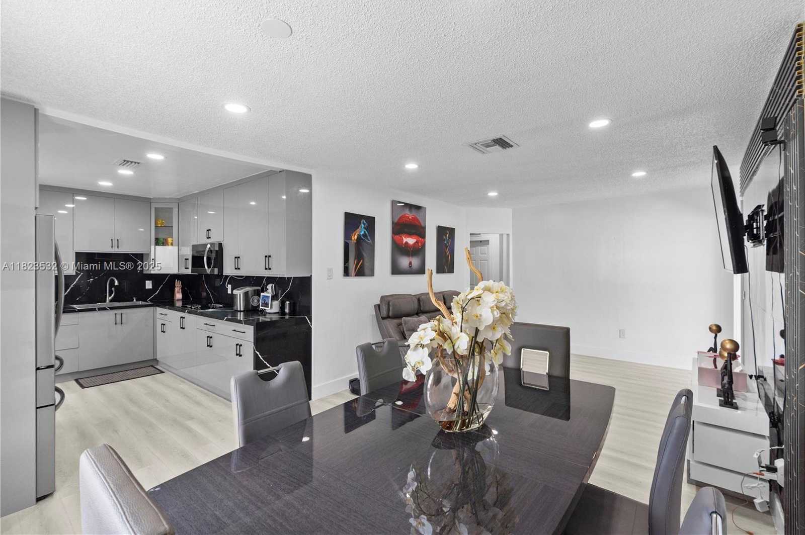 Small Image of 6474 PALM AVE, Hialeah Number 33