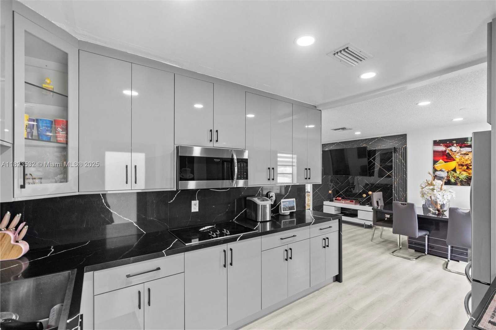 Small Image of 6474 PALM AVE, Hialeah Number 36