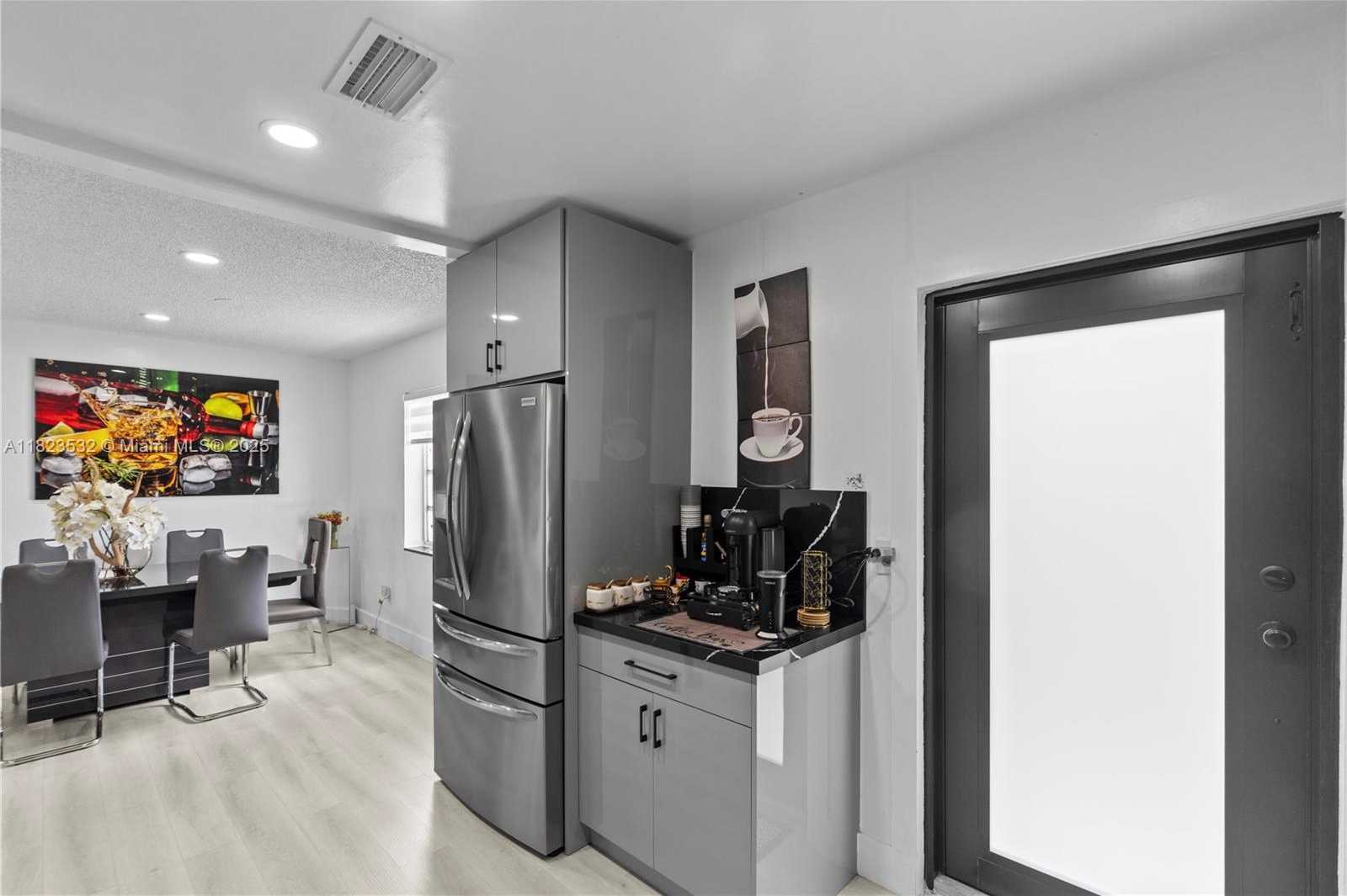 Small Image of 6474 PALM AVE, Hialeah Number 37