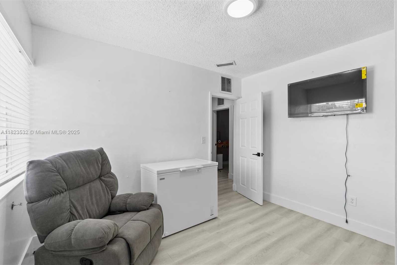 Small Image of 6474 PALM AVE, Hialeah Number 44