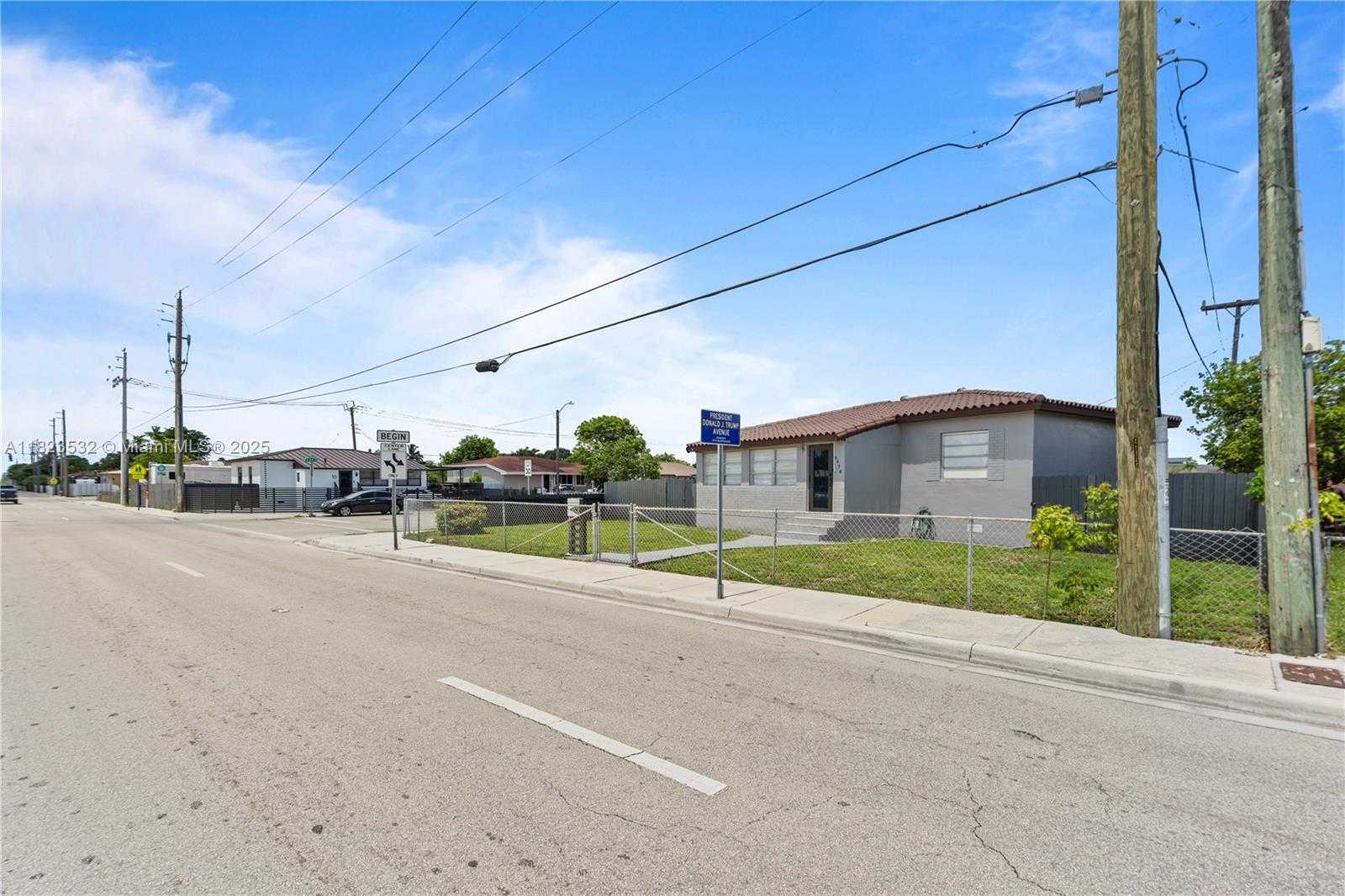 Small Image of 6474 PALM AVE, Hialeah Number 5