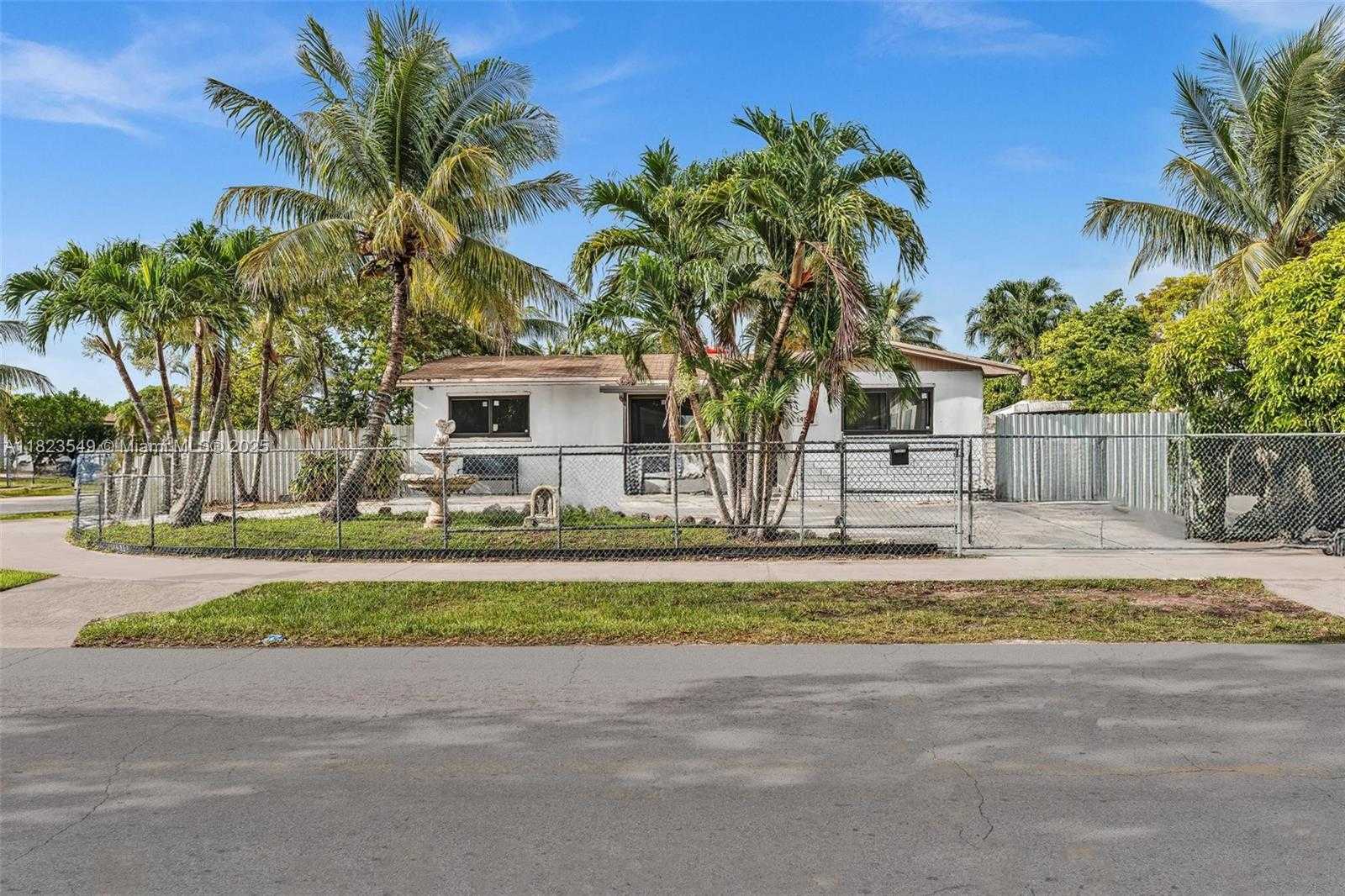 Small Image of 14902 SOUTH WEST 297TH TER, Homestead Number 2