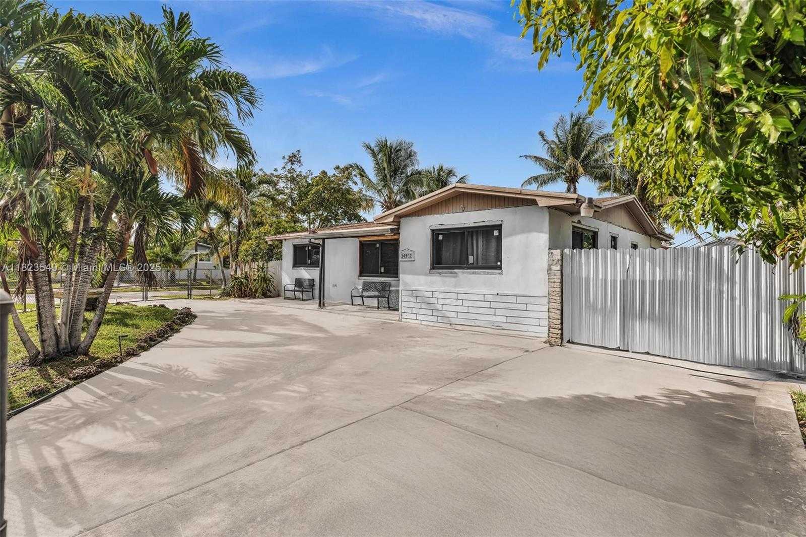 Small Image of 14902 SOUTH WEST 297TH TER, Homestead Number 3
