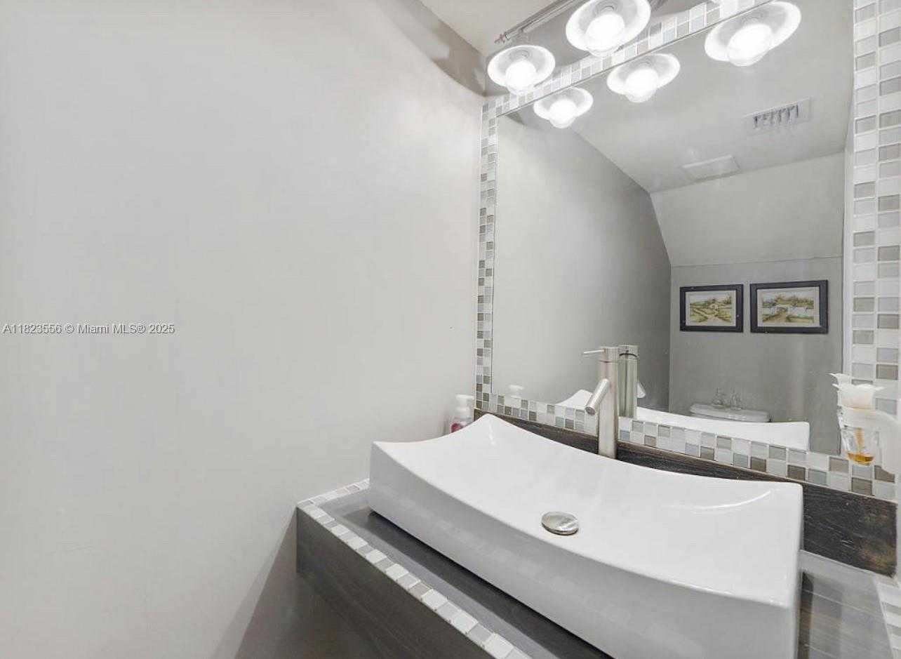 Small Image of 9125 SOUTH WEST 227TH ST, Cutler Bay Number 19