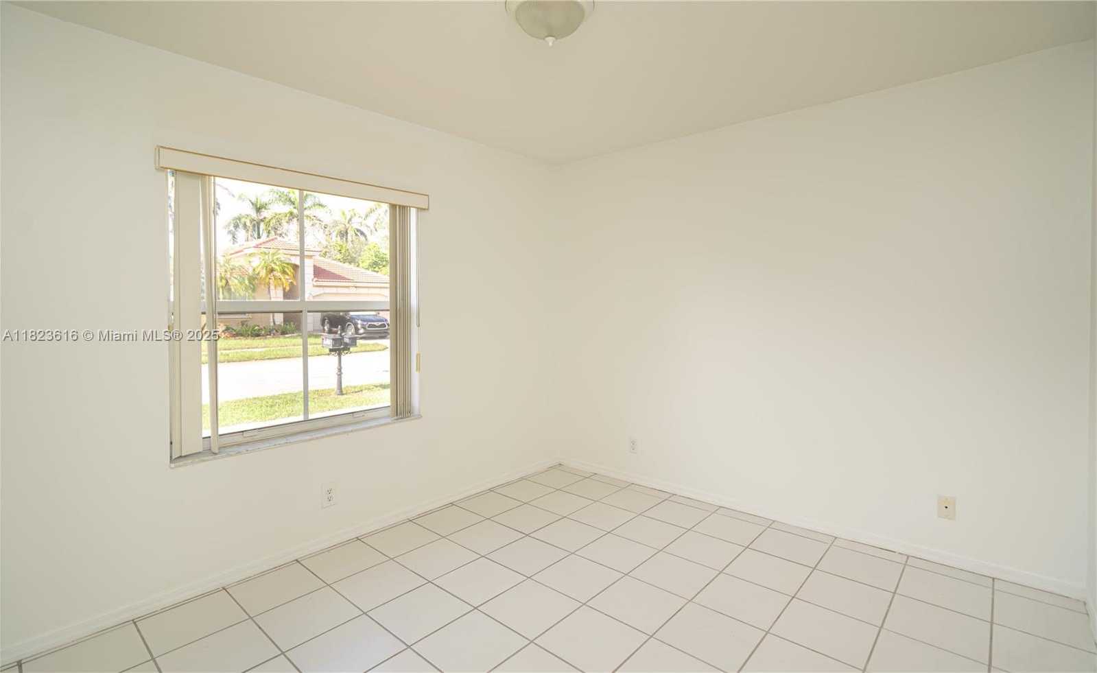 Small Image of 13216 SOUTH WEST 49TH CT, Miramar Number 10