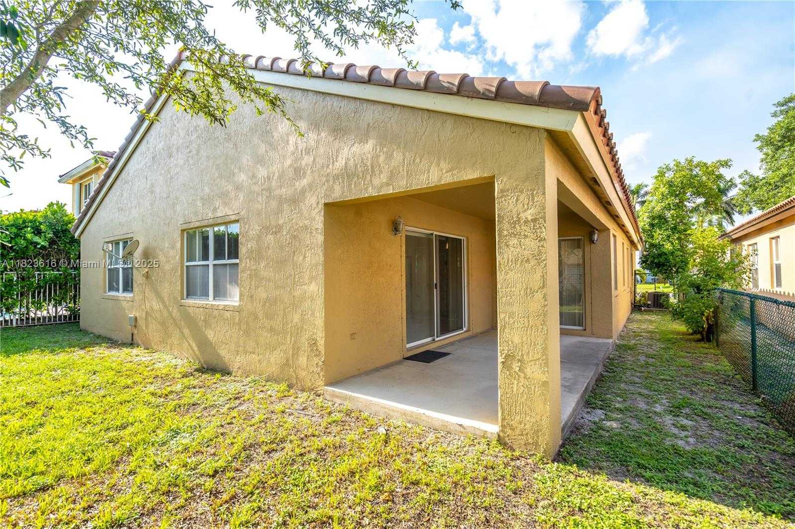Small Image of 13216 SOUTH WEST 49TH CT, Miramar Number 38