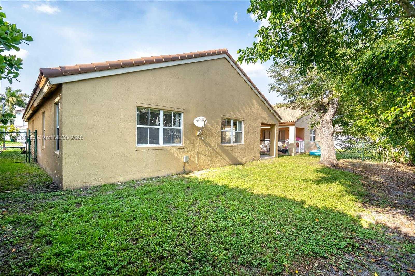 Small Image of 13216 SOUTH WEST 49TH CT, Miramar Number 39