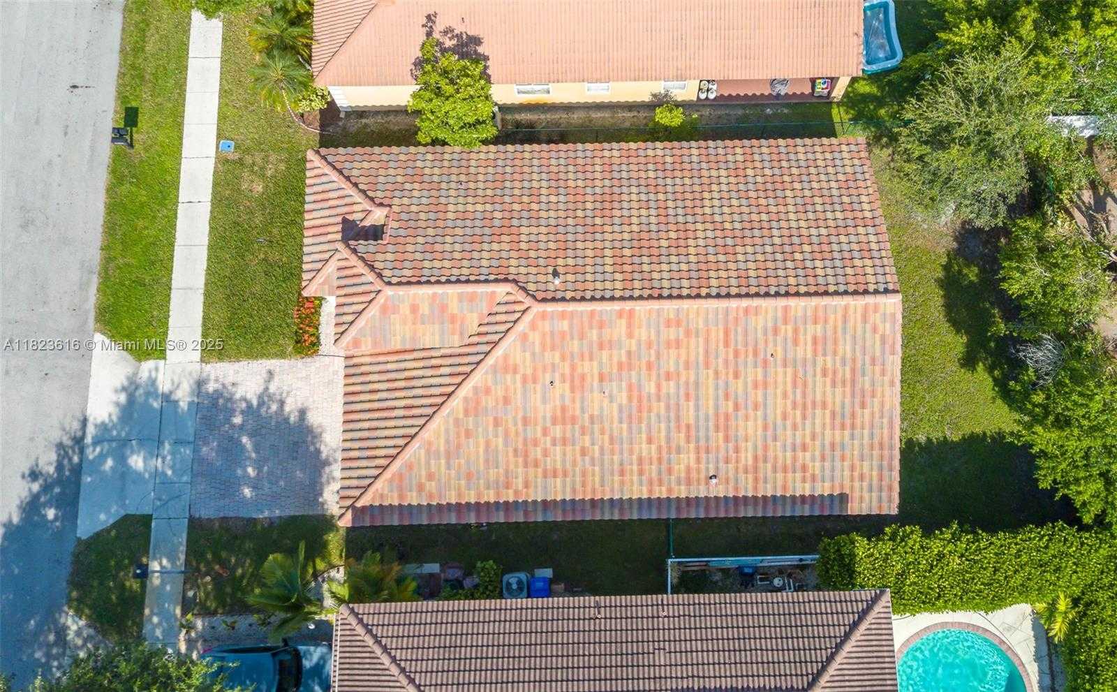 Small Image of 13216 SOUTH WEST 49TH CT, Miramar Number 40