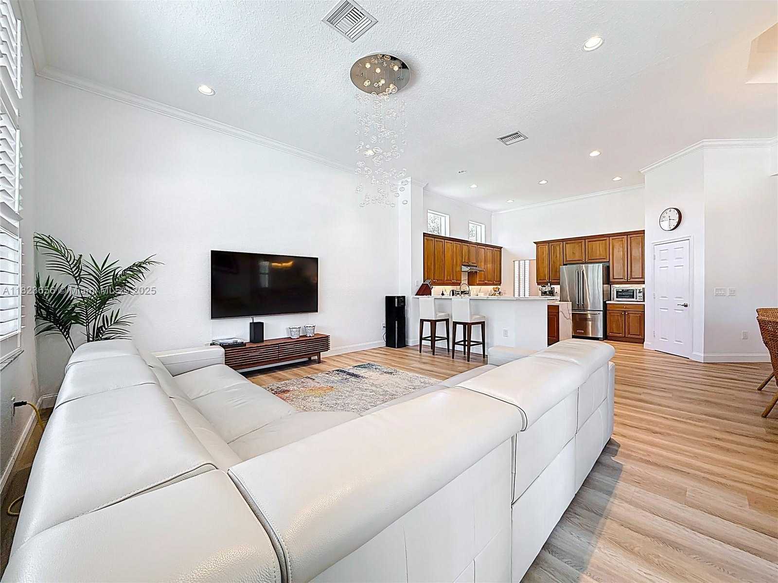 Small Image of 4268 SOUTH WEST 141ST AVE, Davie Number 31