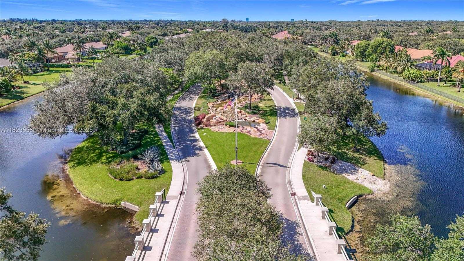 Small Image of 4268 SOUTH WEST 141ST AVE, Davie Number 74