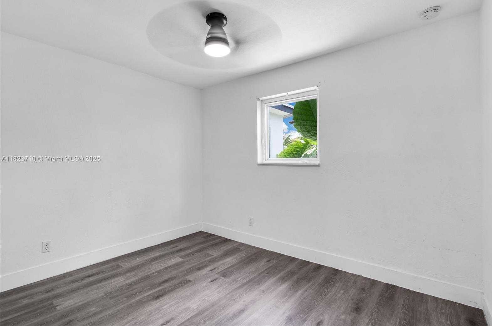 Small Image of 6117 NORTH WEST 9TH ST, Margate Number 10