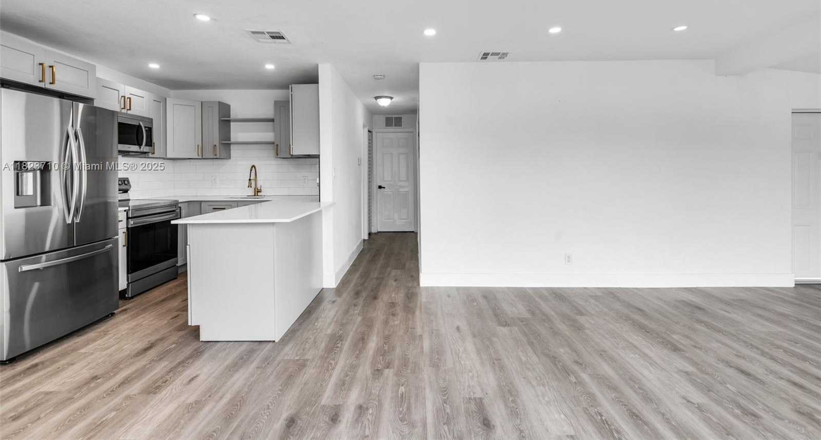 Small Image of 6117 NORTH WEST 9TH ST, Margate Number 3