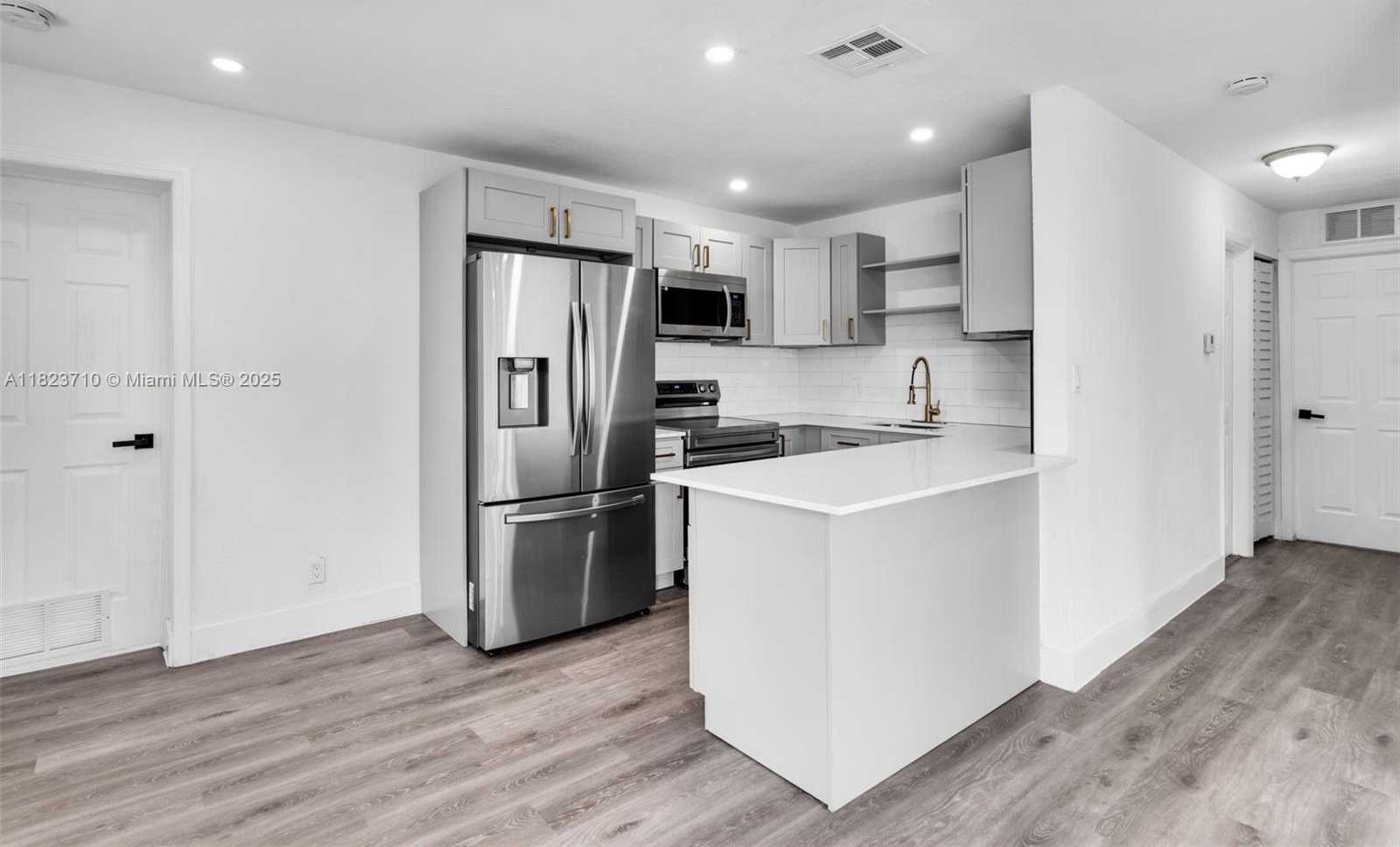 Small Image of 6117 NORTH WEST 9TH ST, Margate Number 7