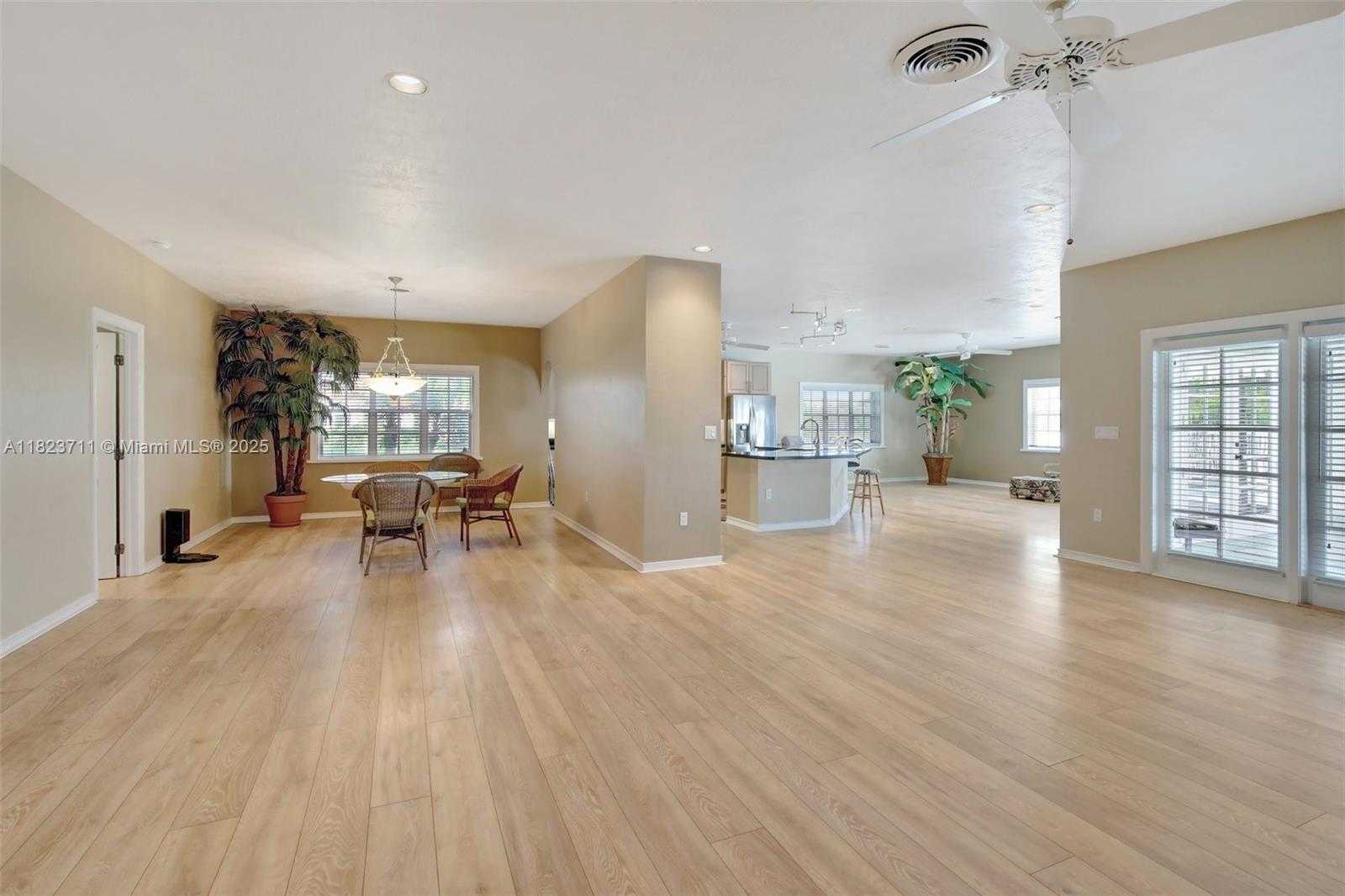 Small Image of 20406 SOUTH WEST 54TH PL, Pembroke Pines Number 17