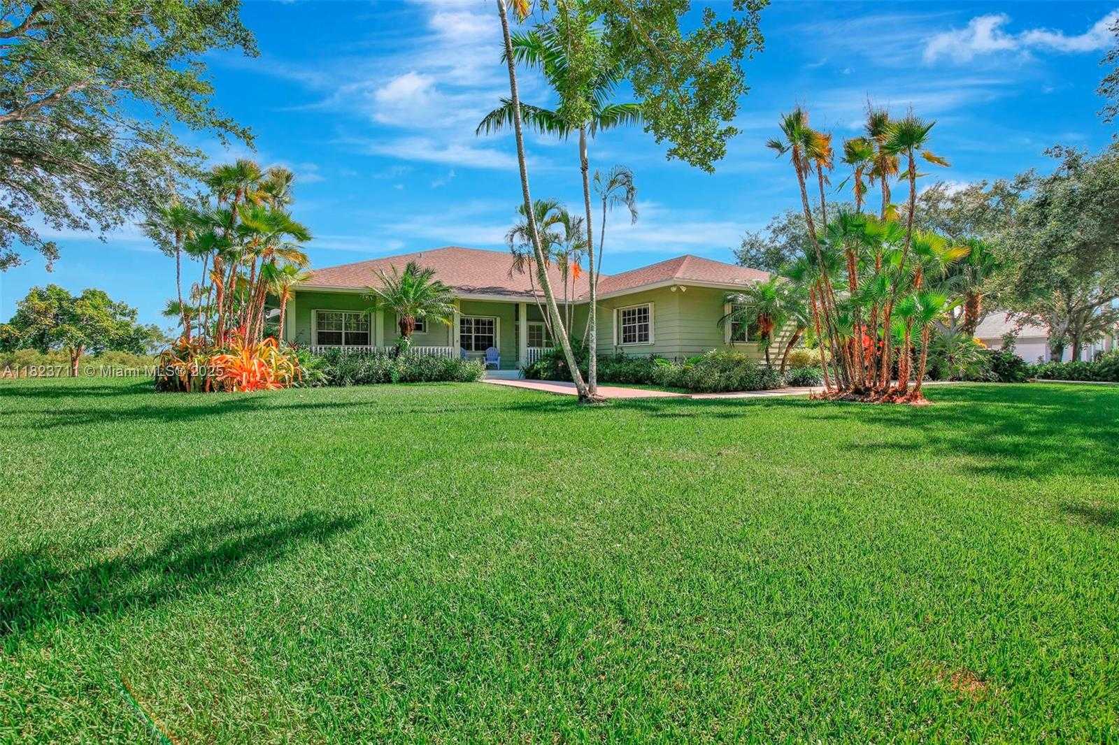 Small Image of 20406 SOUTH WEST 54TH PL, Pembroke Pines Number 2