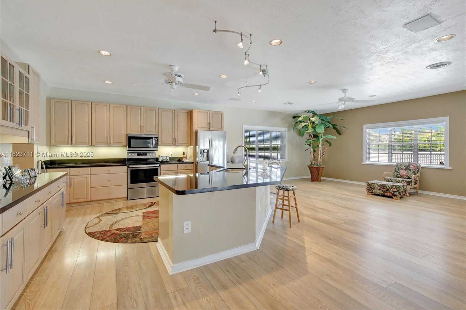 Small Image of 20406 SOUTH WEST 54TH PL, Pembroke Pines Number 21