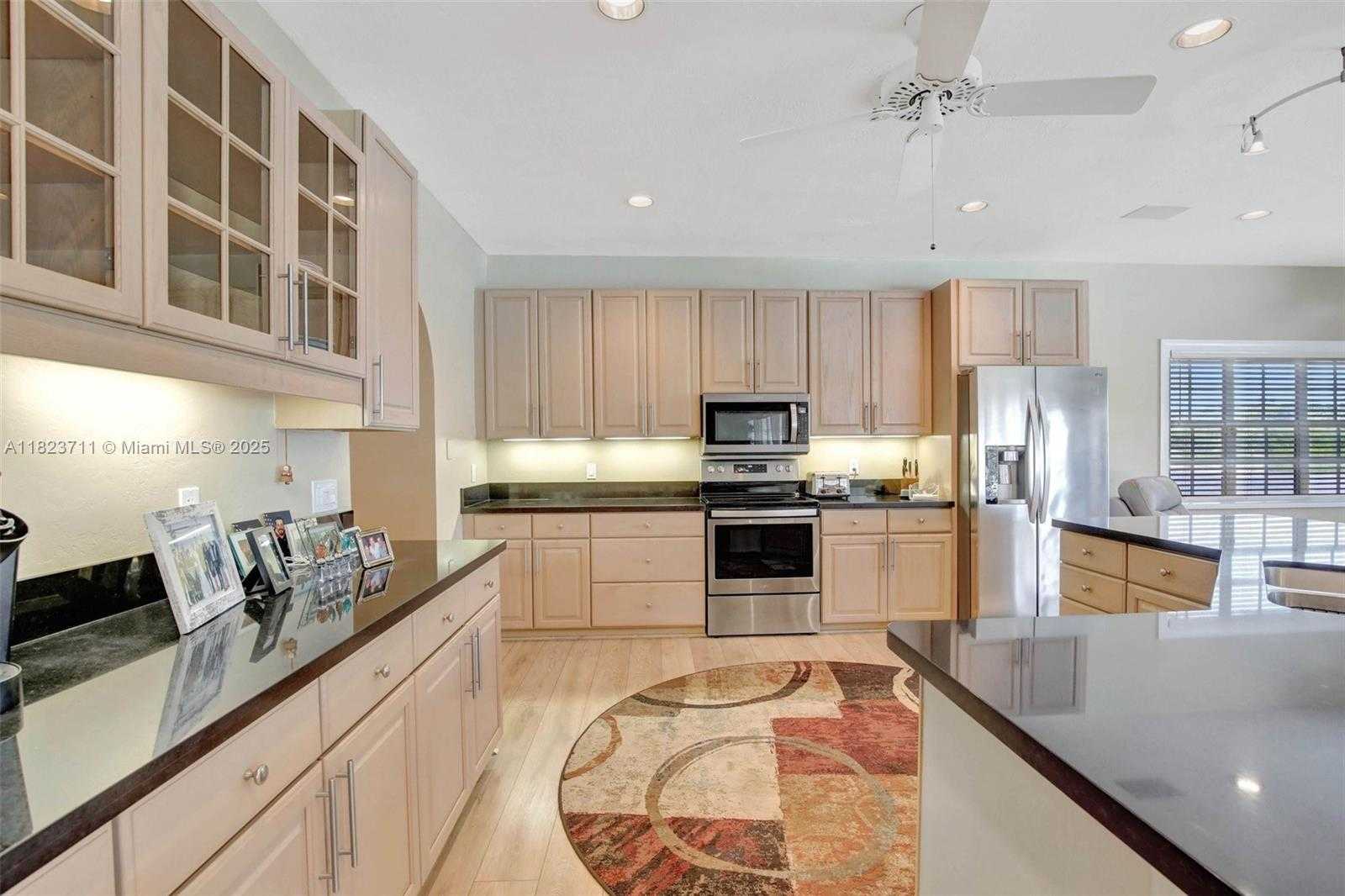 Small Image of 20406 SOUTH WEST 54TH PL, Pembroke Pines Number 24