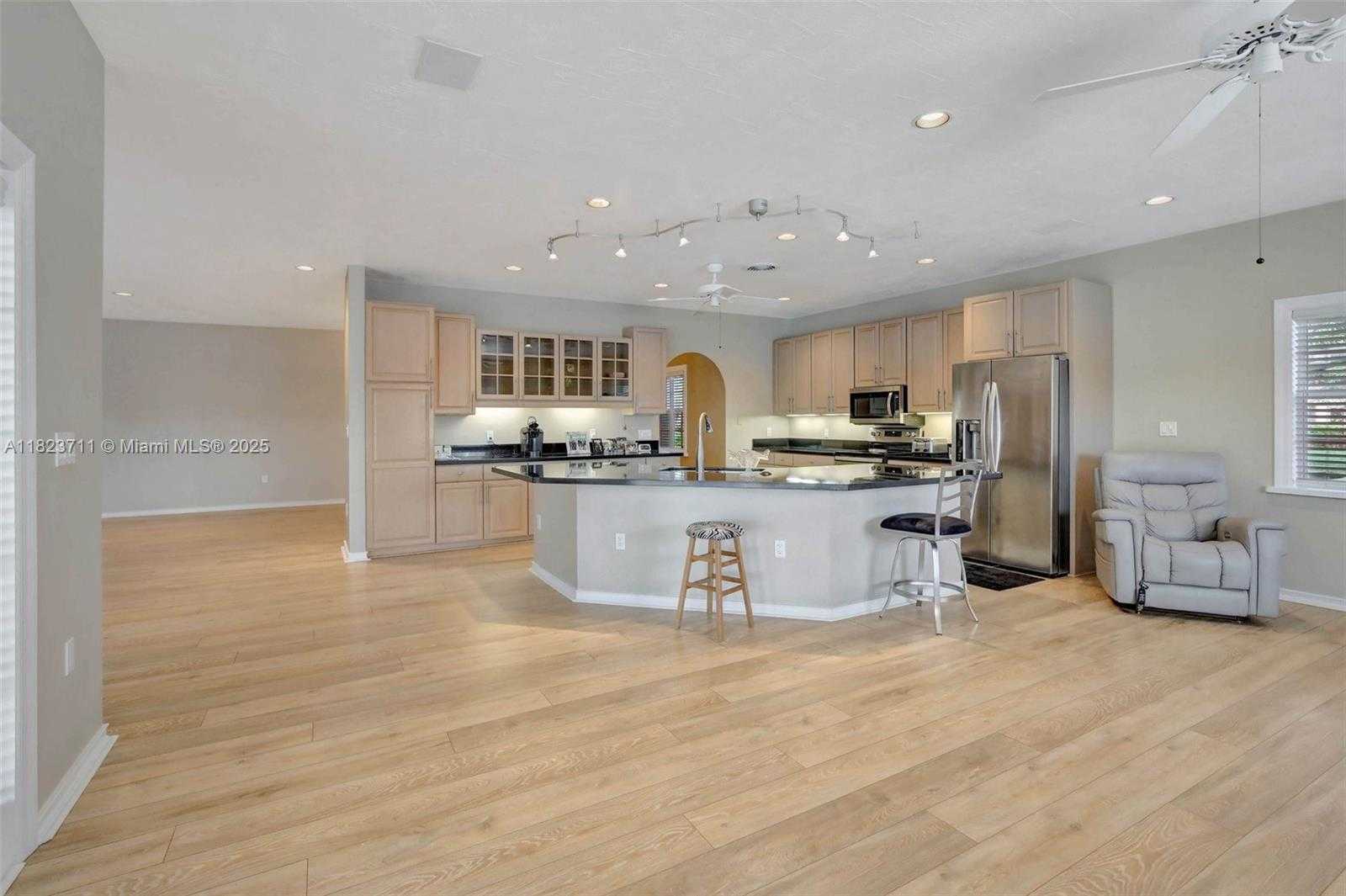 Small Image of 20406 SOUTH WEST 54TH PL, Pembroke Pines Number 28