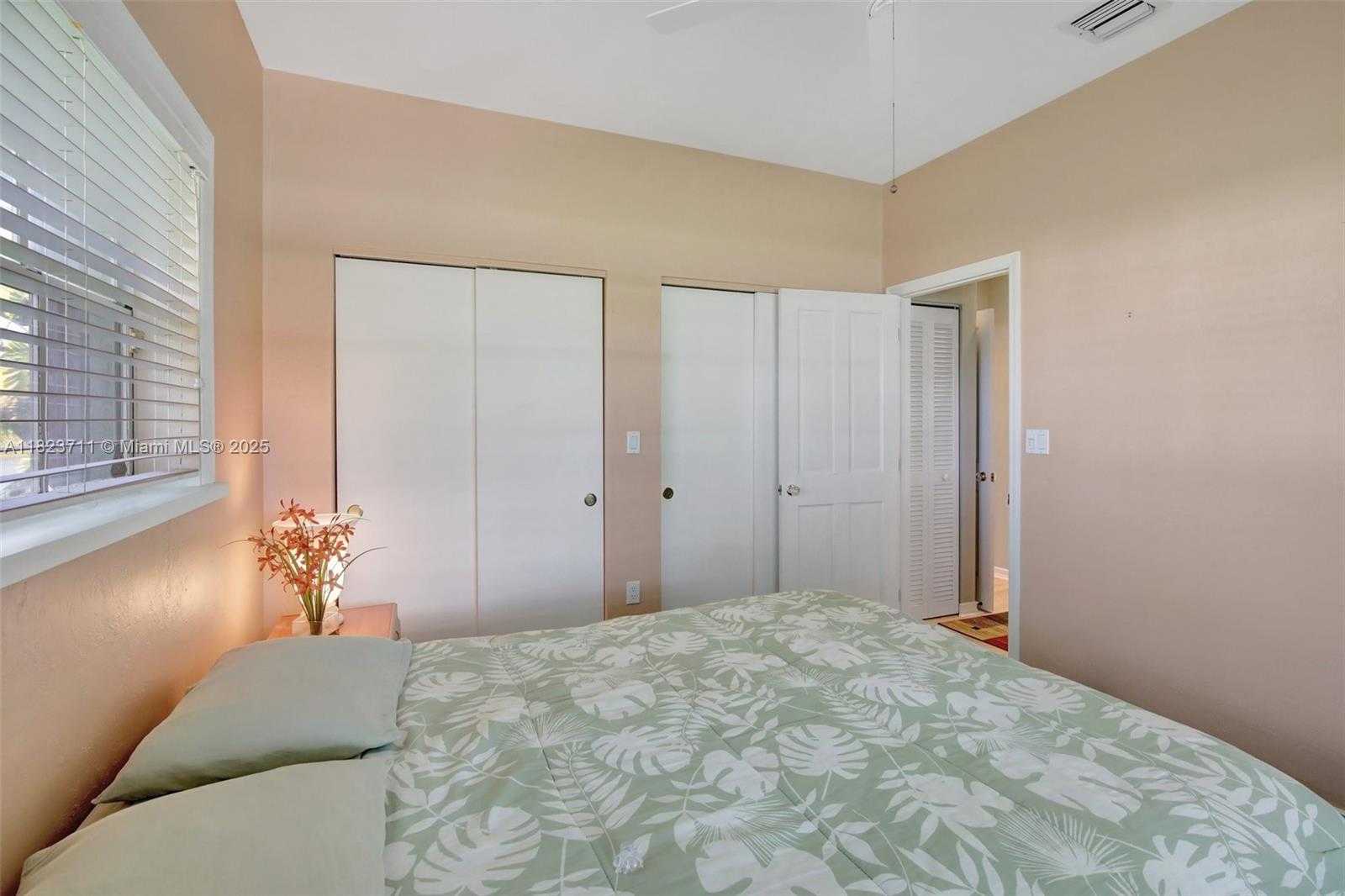 Small Image of 20406 SOUTH WEST 54TH PL, Pembroke Pines Number 40