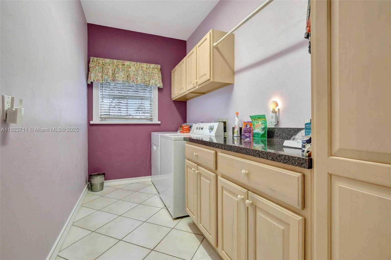Small Image of 20406 SOUTH WEST 54TH PL, Pembroke Pines Number 45