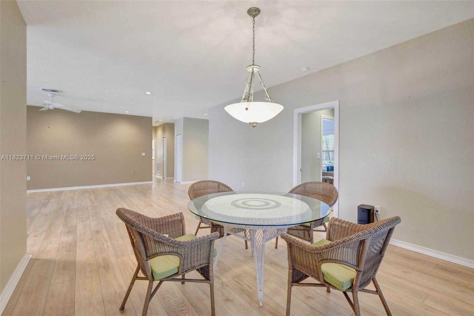 Small Image of 20406 SOUTH WEST 54TH PL, Pembroke Pines Number 47