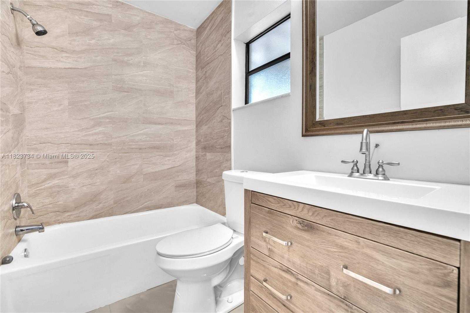 Small Image of 2035 SOUTH WEST 15TH CT, Deerfield Beach Number 11