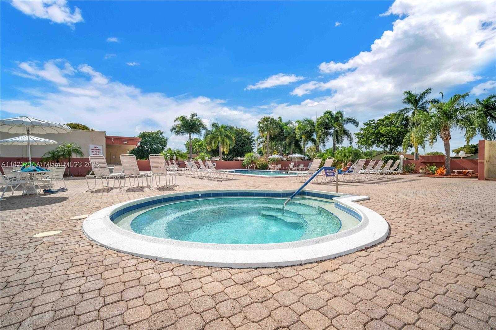 Small Image of 2035 SOUTH WEST 15TH CT, Deerfield Beach Number 2