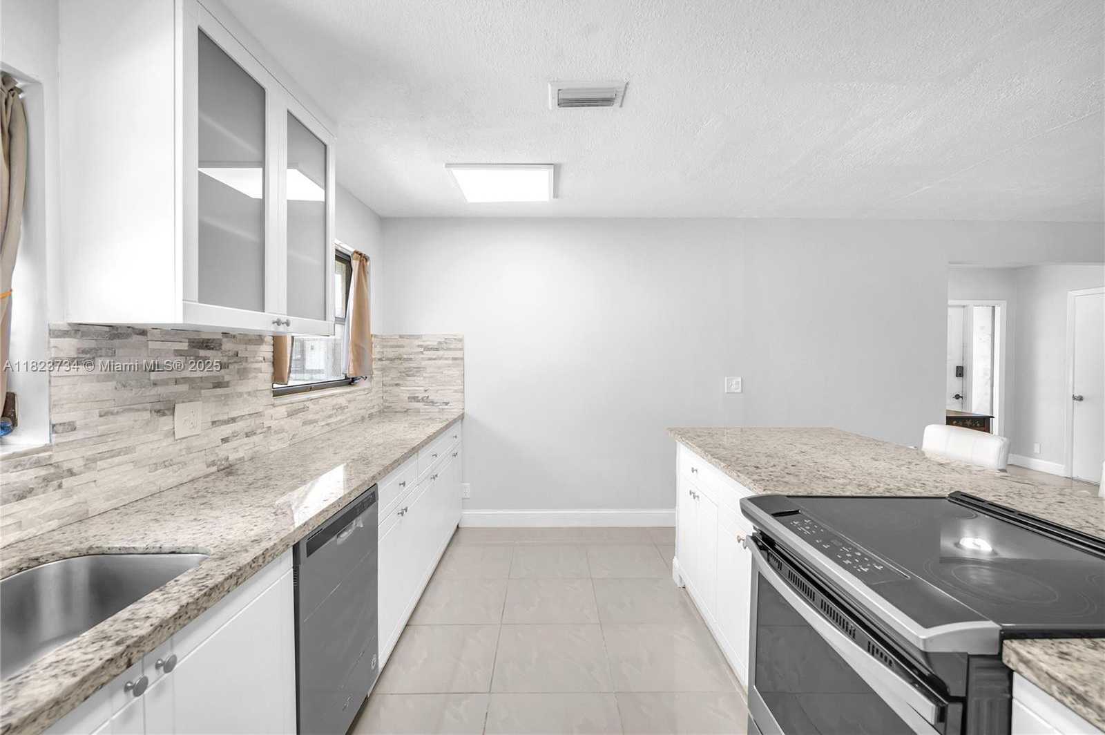 Small Image of 2035 SOUTH WEST 15TH CT, Deerfield Beach Number 21