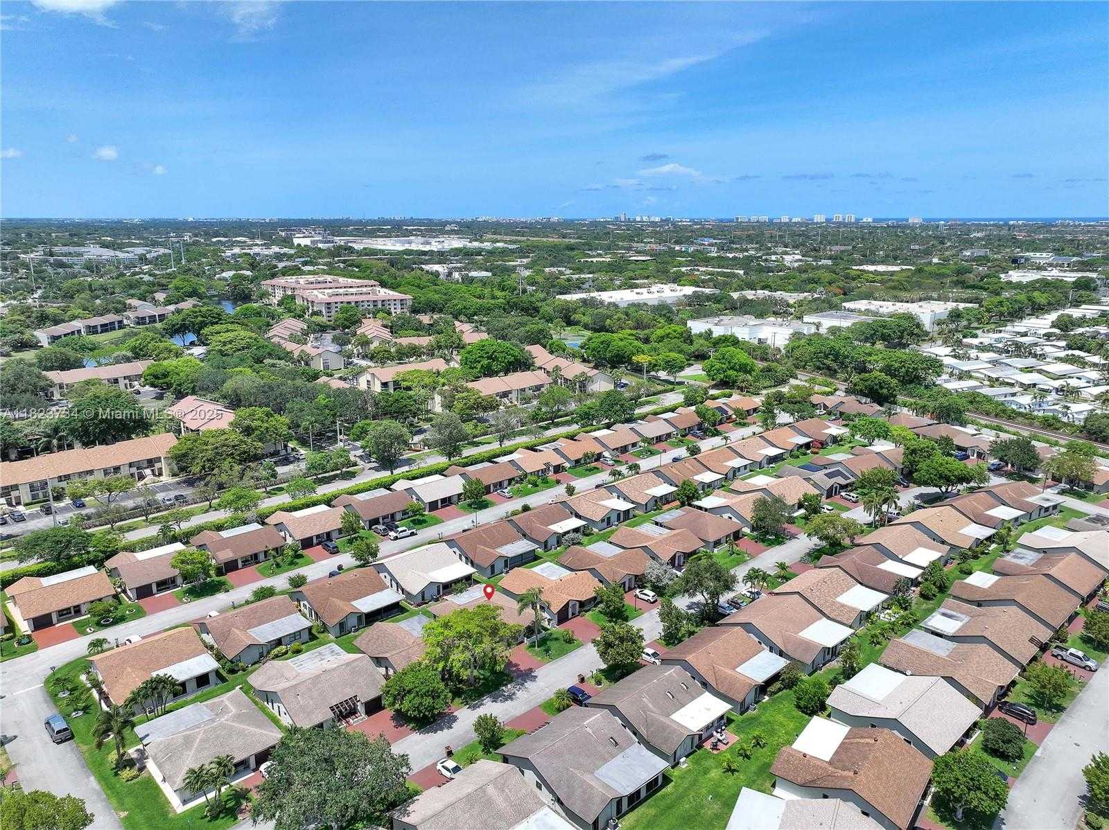 Small Image of 2035 SOUTH WEST 15TH CT, Deerfield Beach Number 28