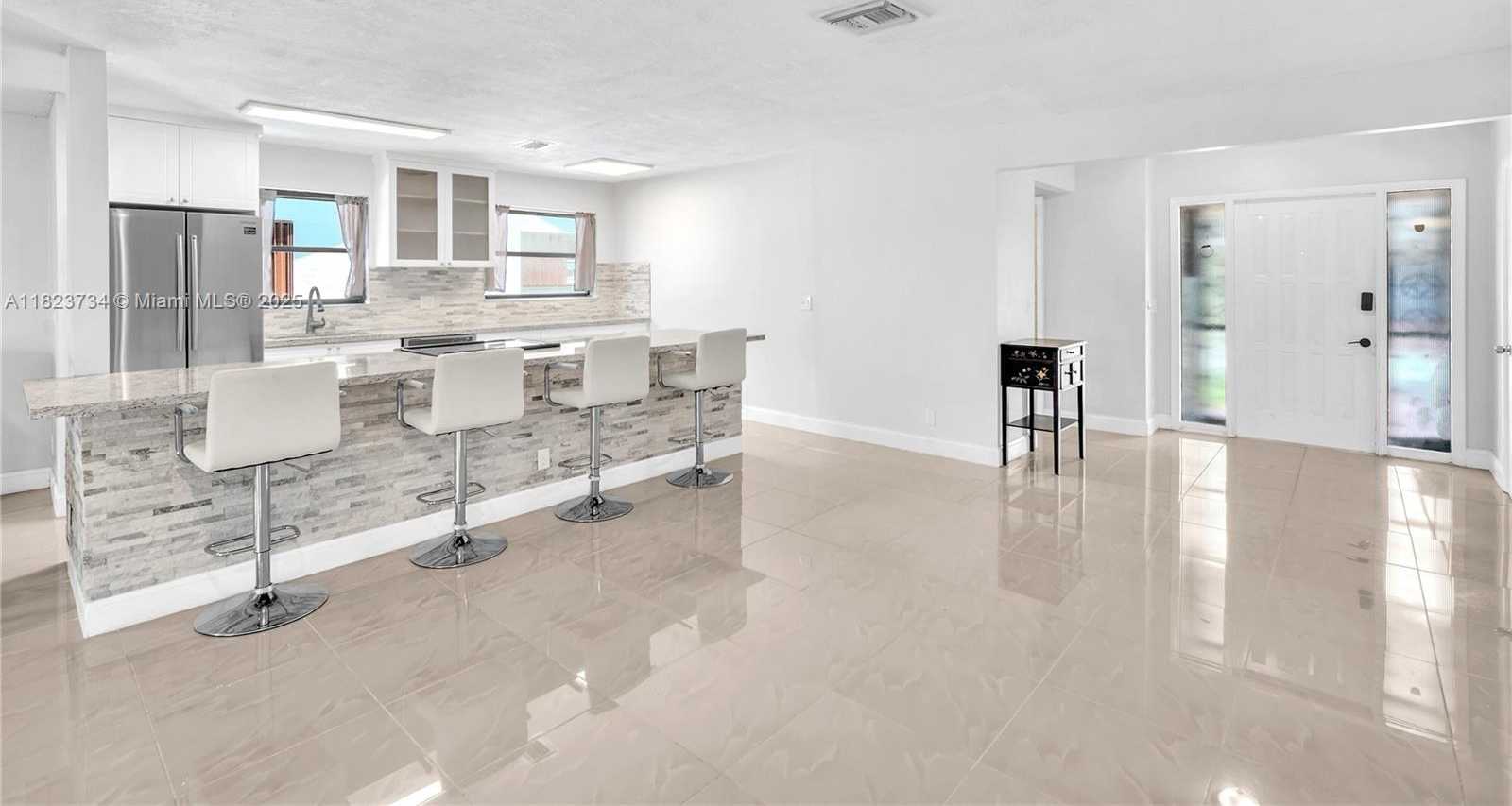 Small Image of 2035 SOUTH WEST 15TH CT, Deerfield Beach Number 3