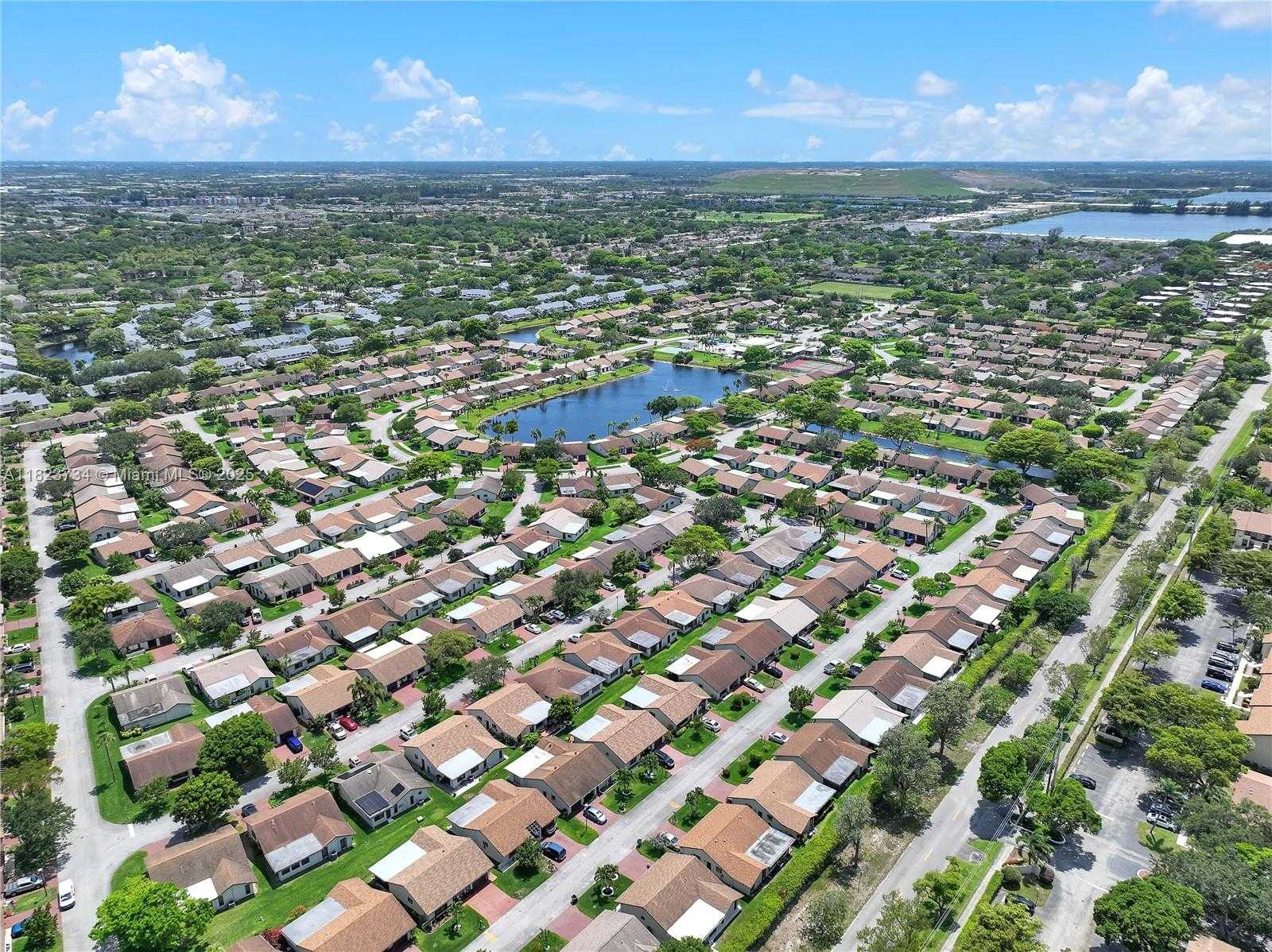 Small Image of 2035 SOUTH WEST 15TH CT, Deerfield Beach Number 33