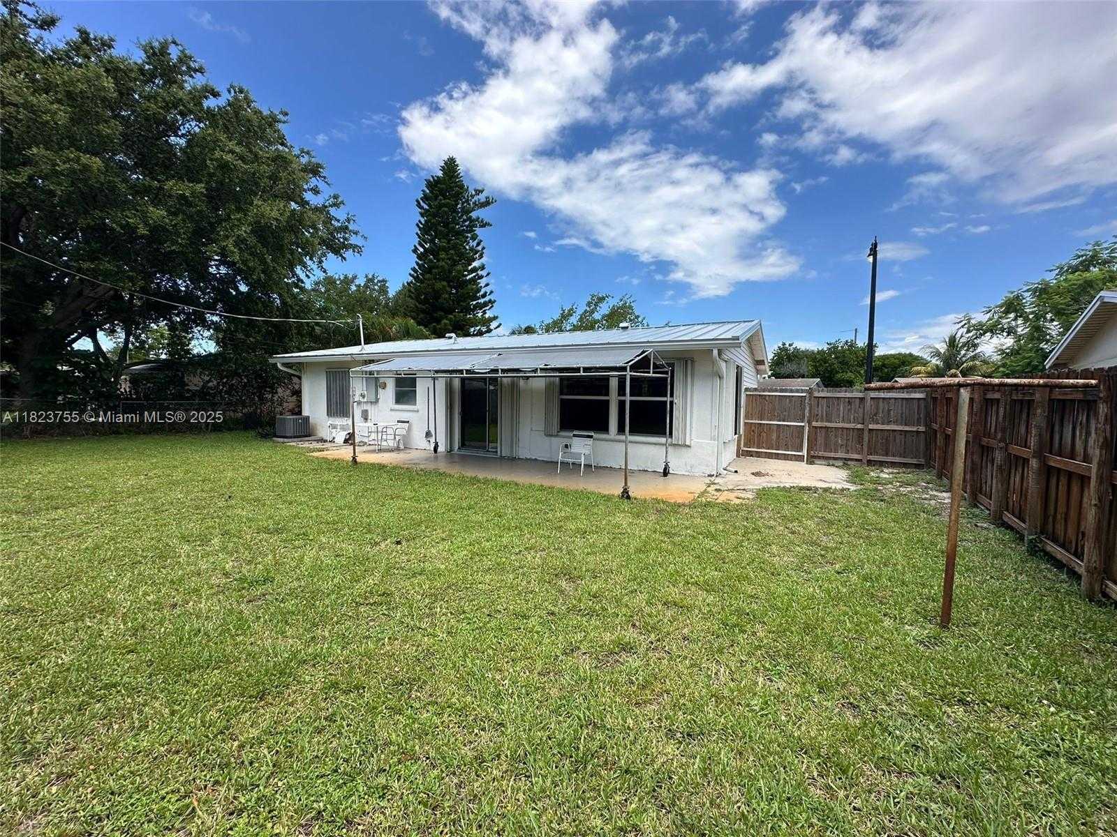 Small Image of 3180 NORTH EAST 10TH TER, Pompano Beach Number 11