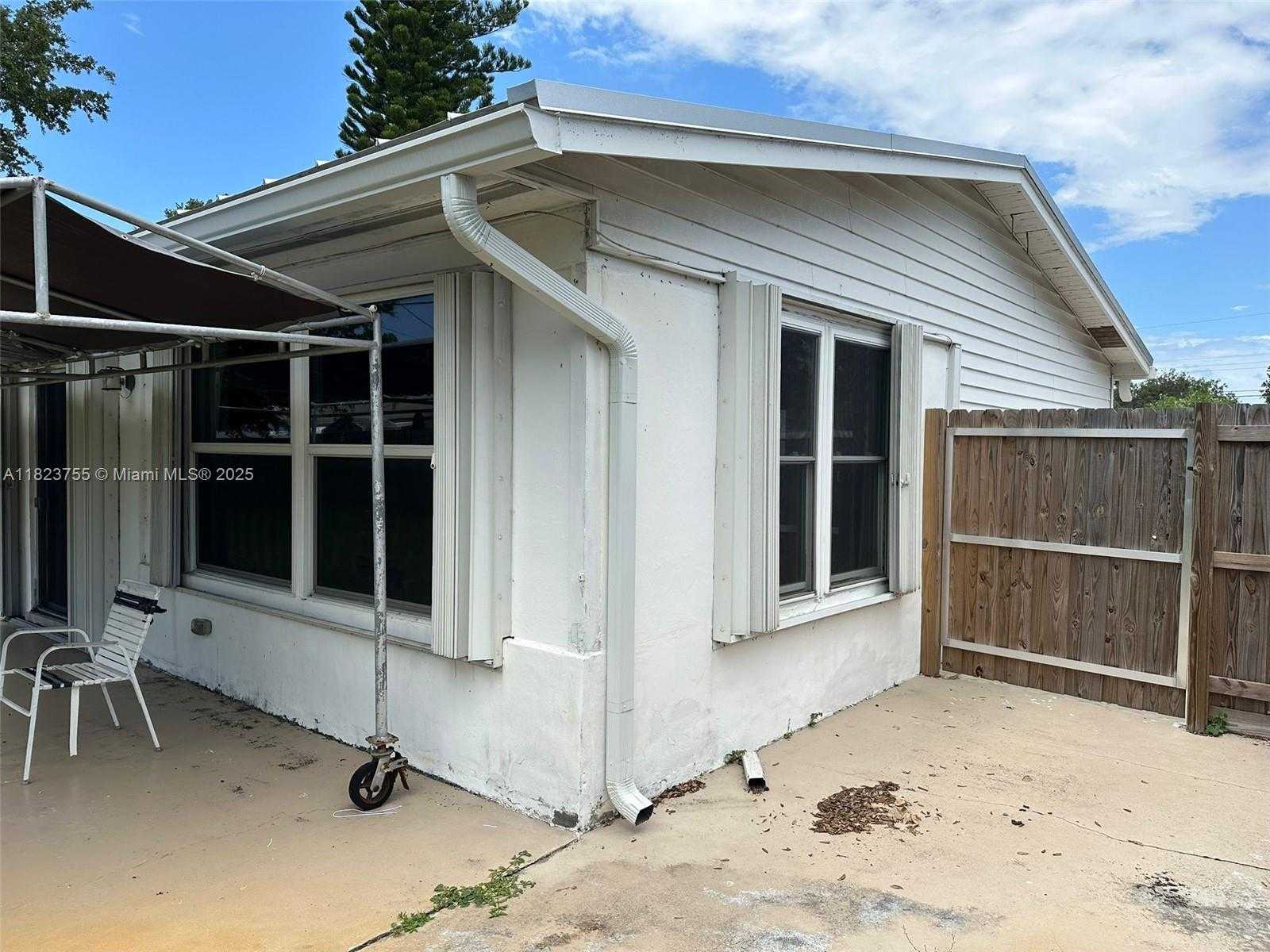 Small Image of 3180 NORTH EAST 10TH TER, Pompano Beach Number 13