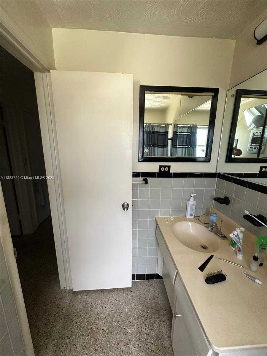 Small Image of 3180 NORTH EAST 10TH TER, Pompano Beach Number 23
