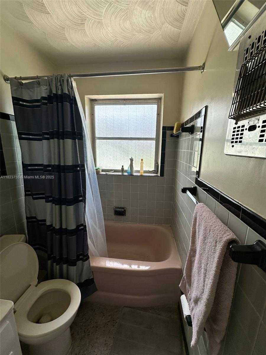 Small Image of 3180 NORTH EAST 10TH TER, Pompano Beach Number 24