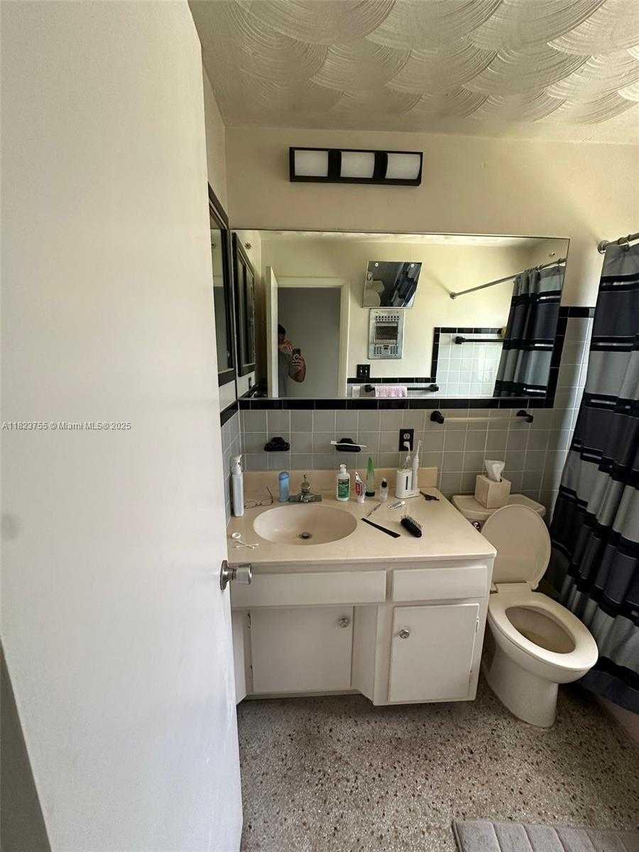 Small Image of 3180 NORTH EAST 10TH TER, Pompano Beach Number 25