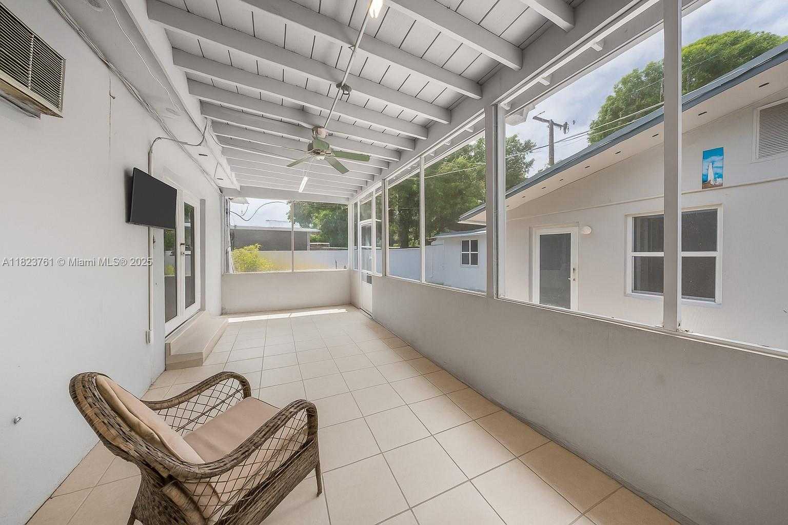 Small Image of 359 EAST 19TH ST, Hialeah Number 35