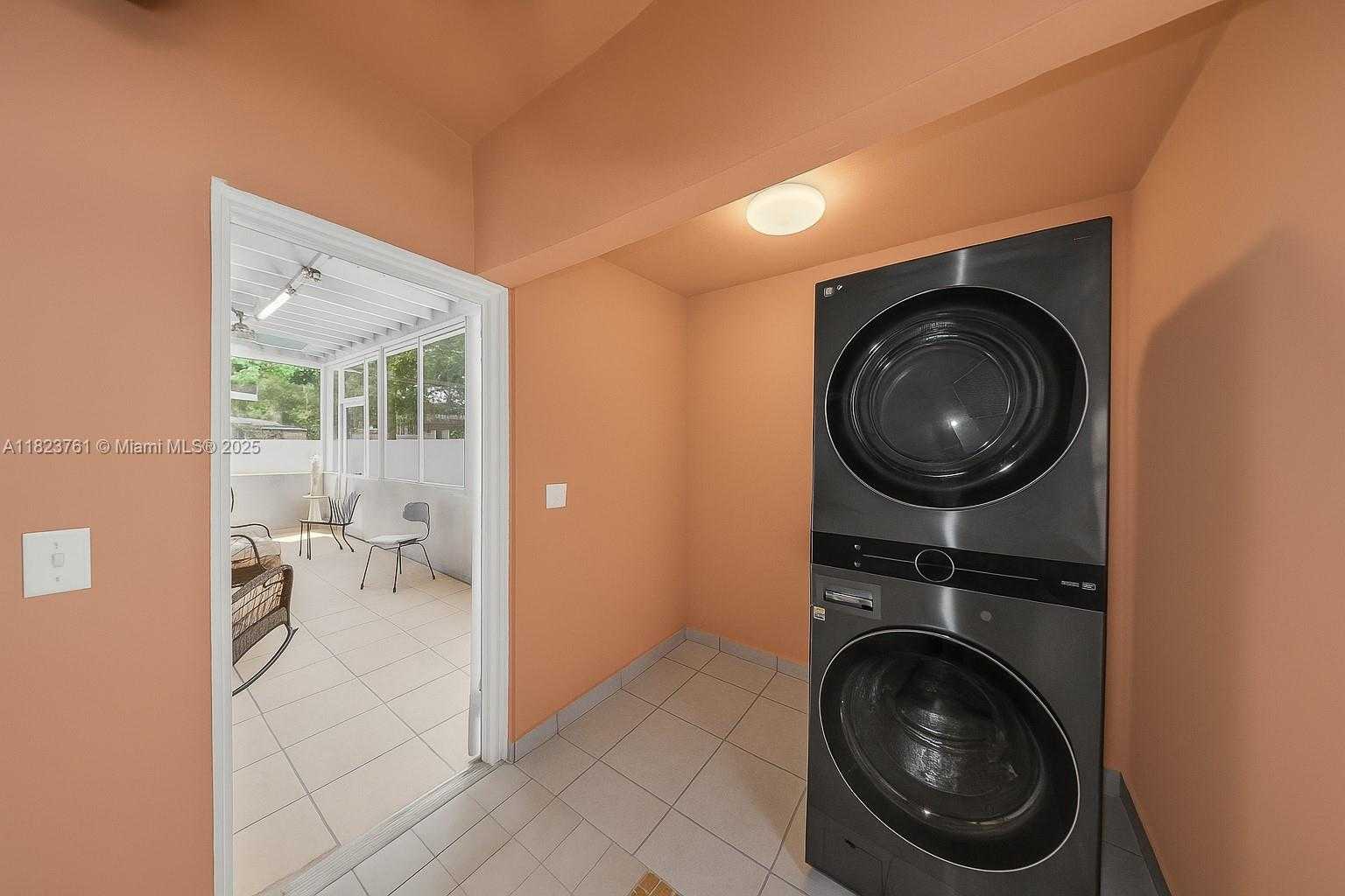 Small Image of 359 EAST 19TH ST, Hialeah Number 39