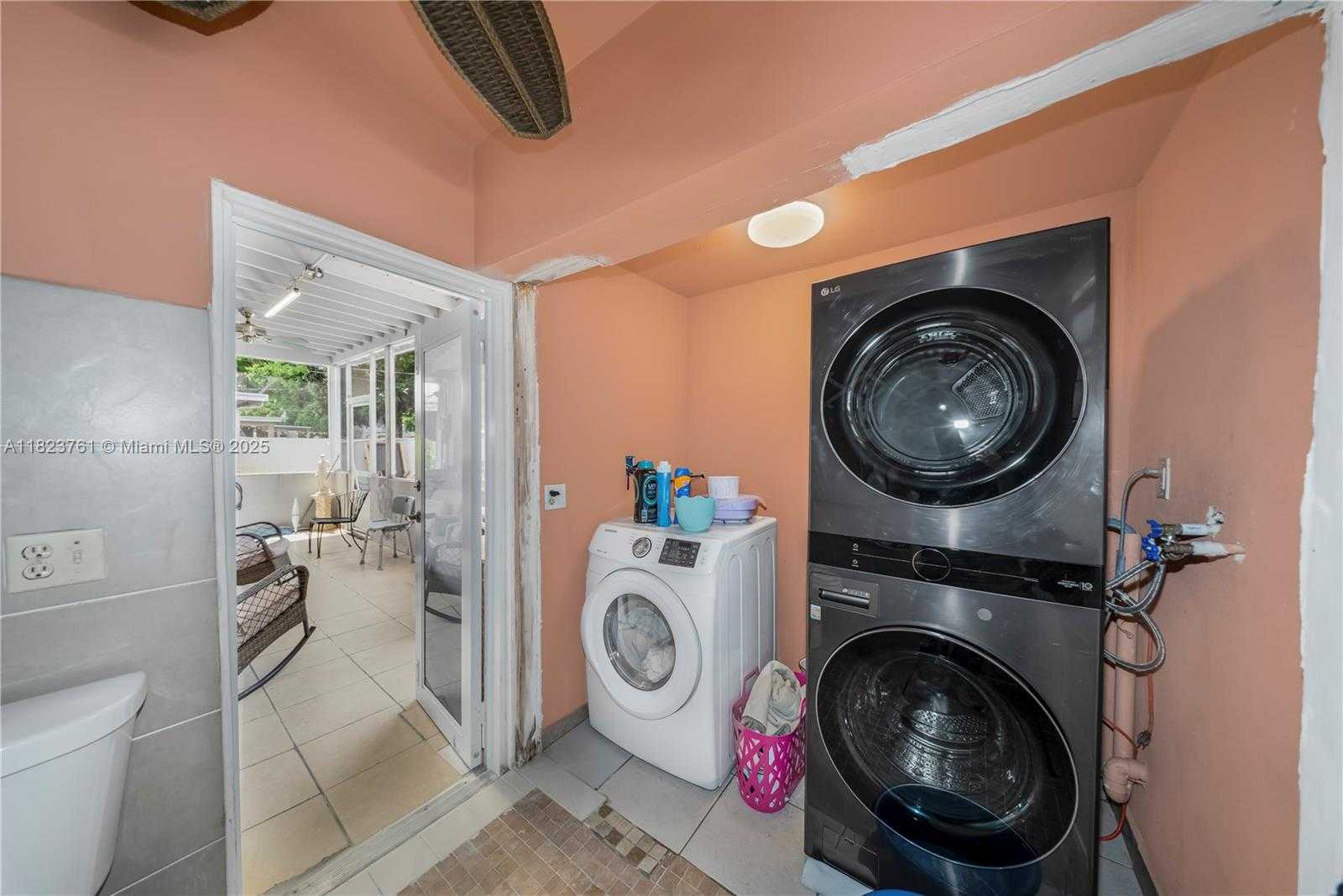 Small Image of 359 EAST 19TH ST, Hialeah Number 40