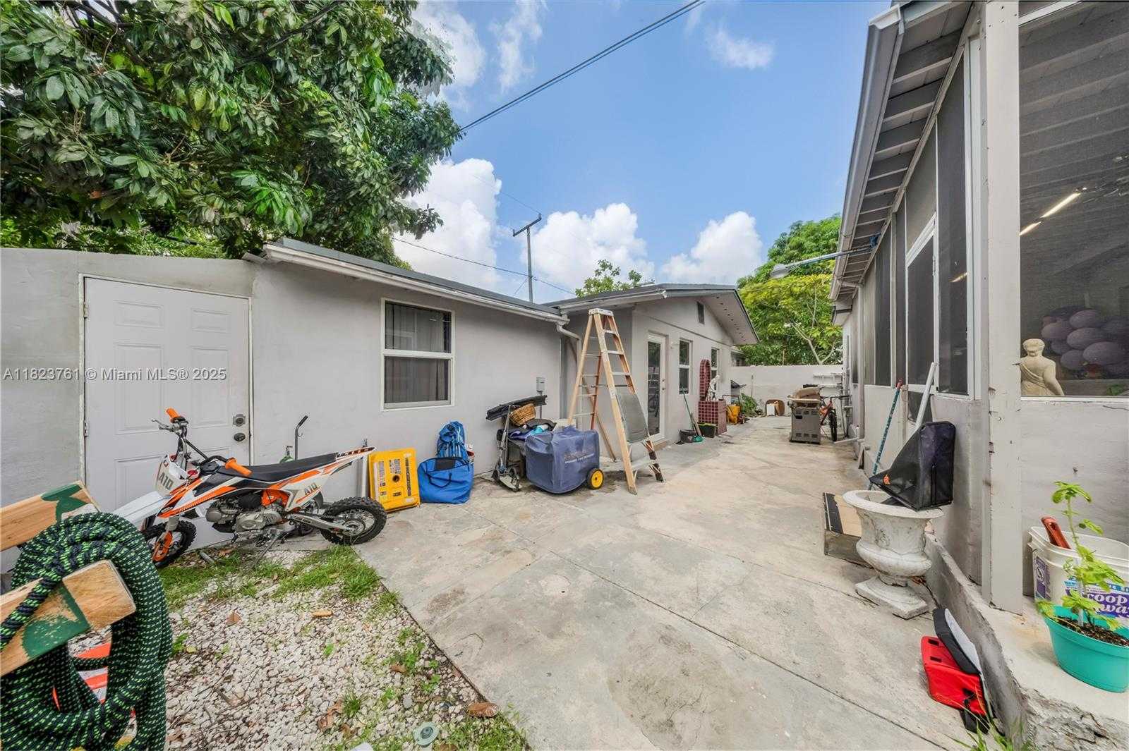 Small Image of 359 EAST 19TH ST, Hialeah Number 42