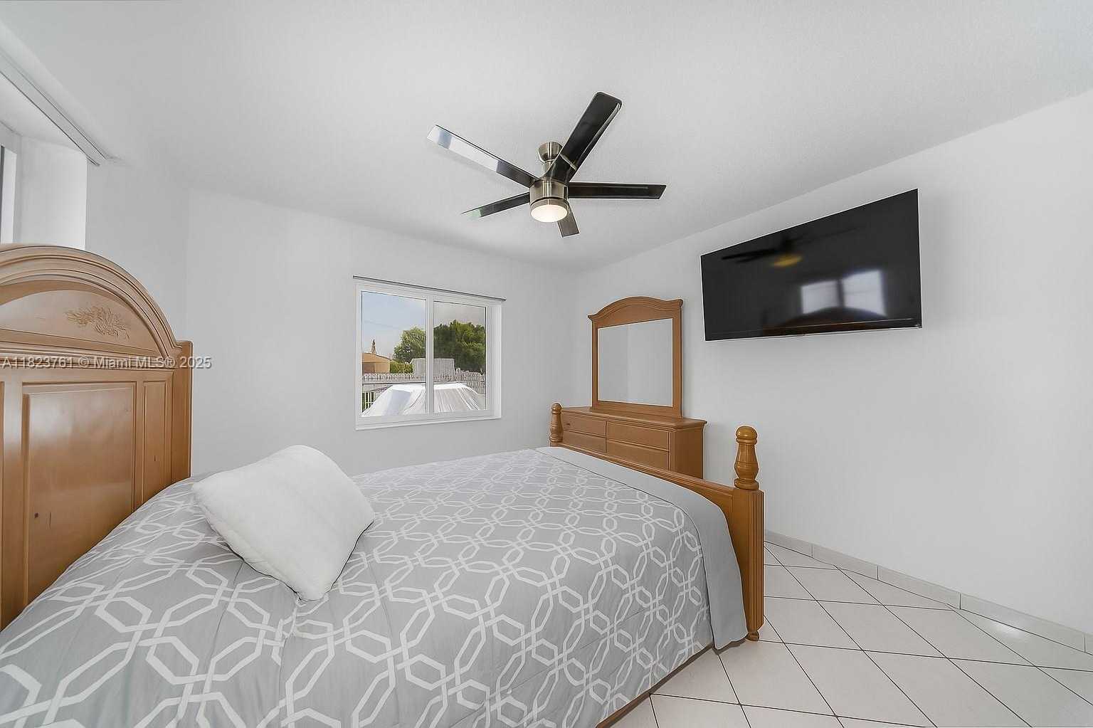 Small Image of 359 EAST 19TH ST, Hialeah Number 7