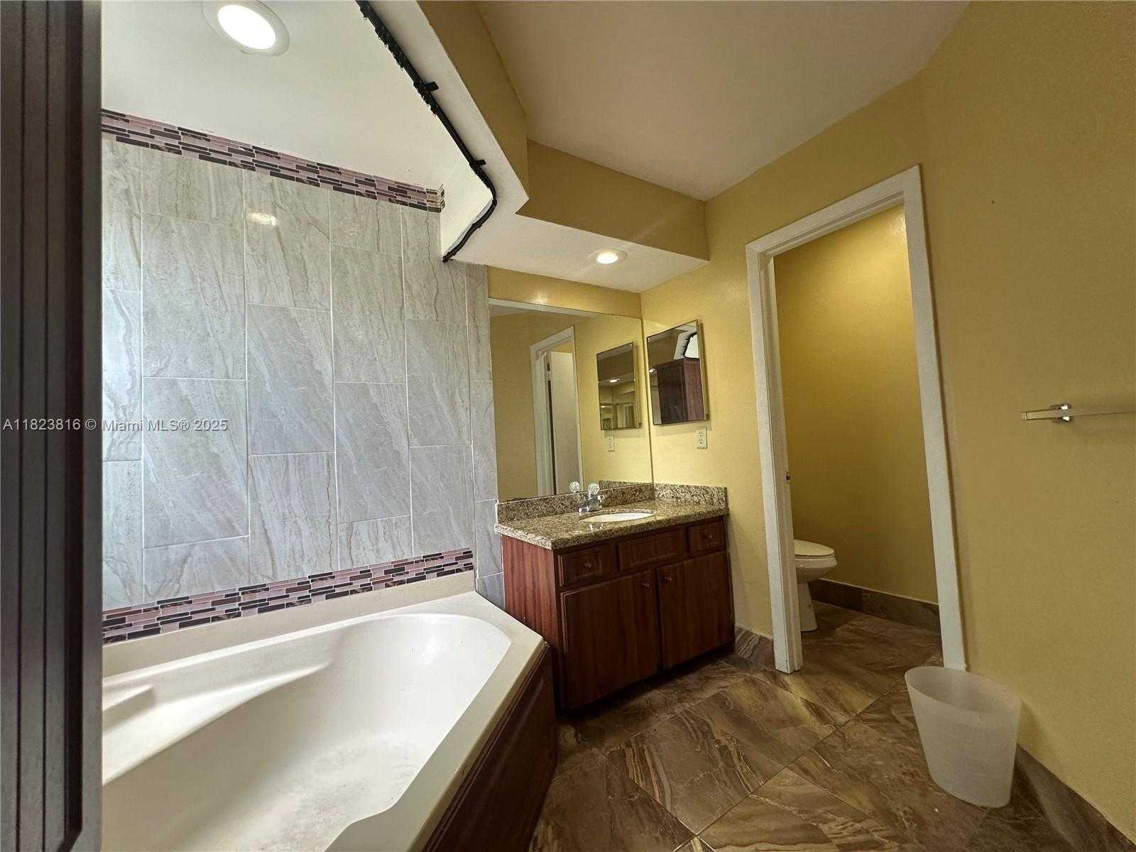 Small Image of 2660 HURON WAY, Miramar Number 28