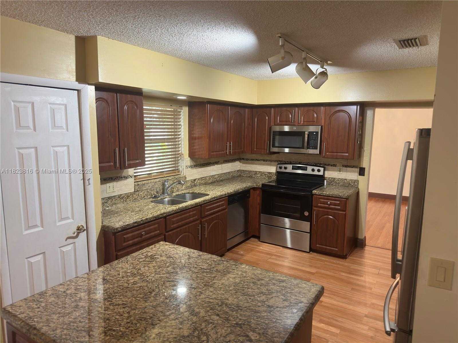 Small Image of 2660 HURON WAY, Miramar Number 5