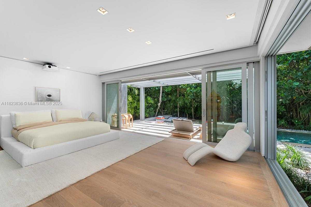 Small Image of 11 LA GORCE CIR, Miami Beach Number 11
